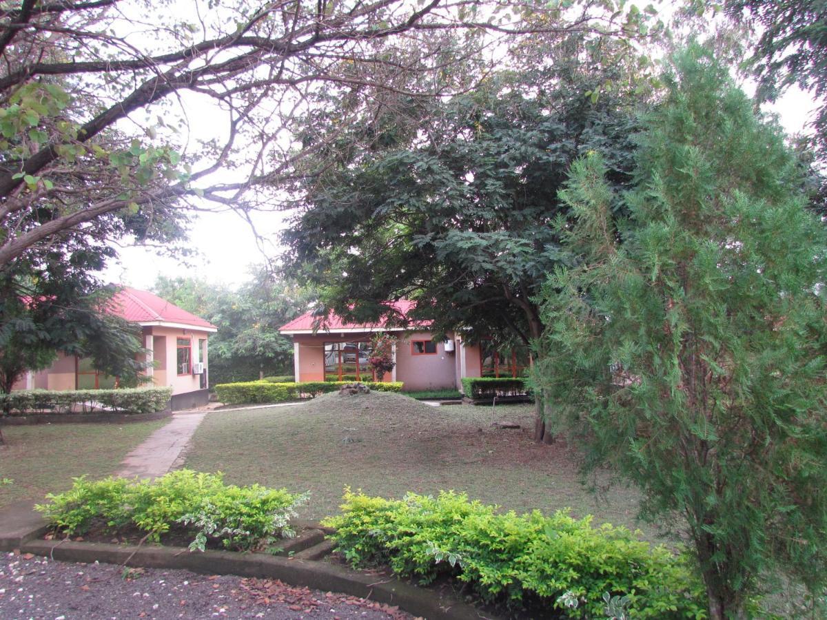 Mikumi Resort Hotel Luaran gambar